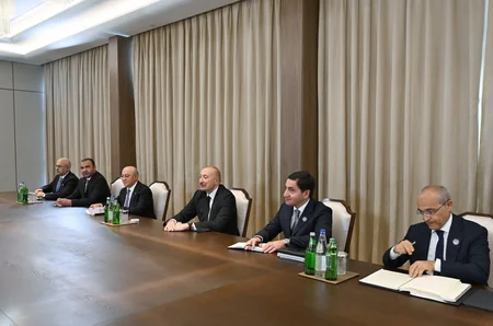 Prezident İlham Əliyev Qətər Dövlətinin Əmiri ilə görüşüb