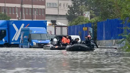 İstanbulda sel nəticəsində köməksiz qalan 3055 nəfər xilas edilib