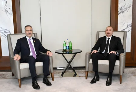 İlham Əliyev Türkiyənin xarici işlər nazirini qəbul edib