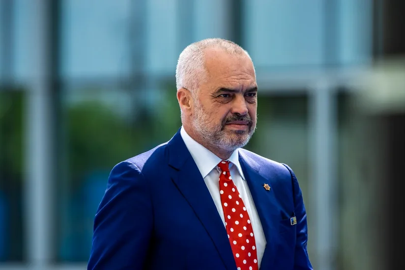 Edi Rama: Etirazlar zamanı baş verən dağıntılar tələbələrin işi deyil