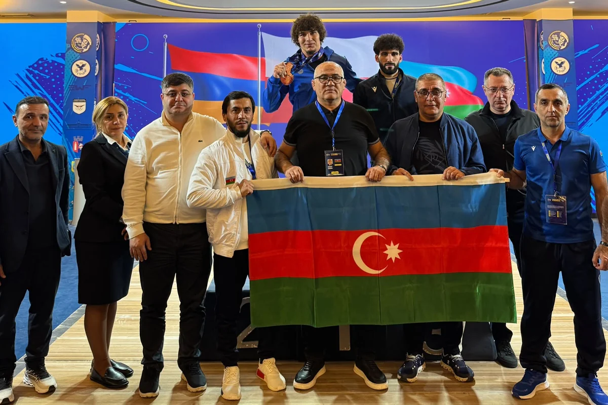 Azərbaycan ağırlıqqaldıranı Qasım İsmayılov Avropa birinciliyində 3 medal qazanıb