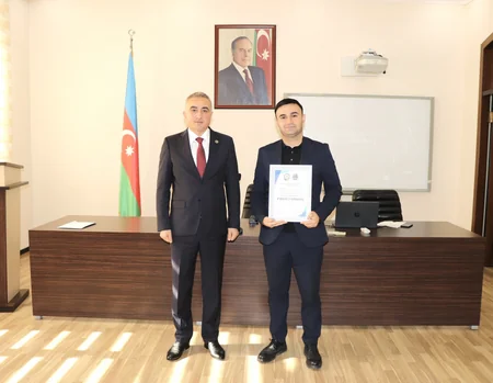 Anar Bağırov yeni hakim təyin olunmuş 8 vəkili təltif edib