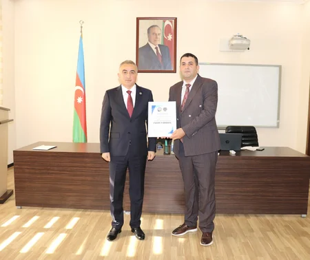 Anar Bağırov yeni hakim təyin olunmuş 8 vəkili təltif edib