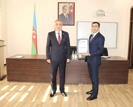 Anar Bağırov yeni hakim təyin olunmuş 8 vəkili təltif edib