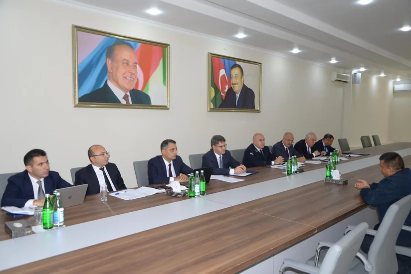 Ekologiya və təbii sərvətlər naziri Yevlaxda vətəndaşları qəbul edib