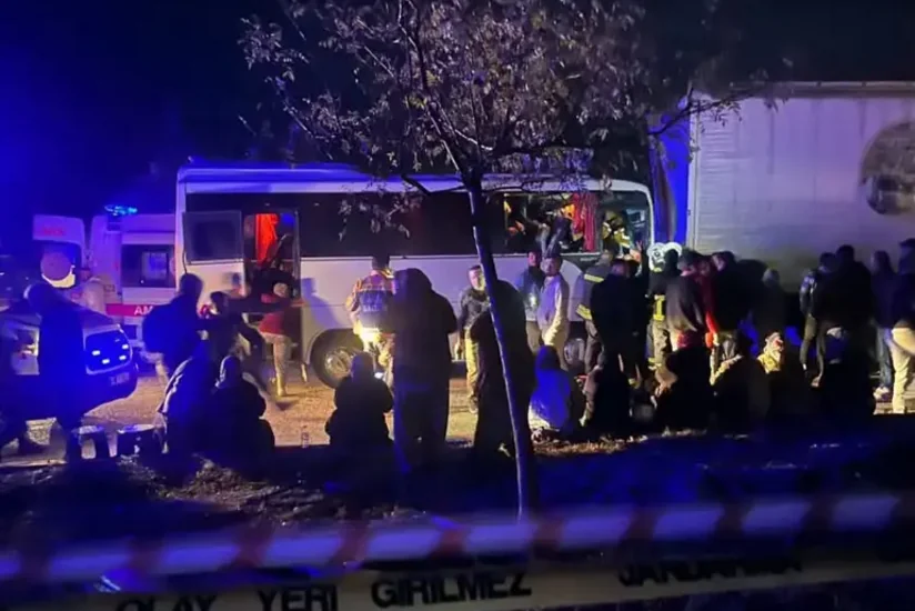 Türkiyədə yol qəzası nəticəsində 17 nəfər xəsarət alıb