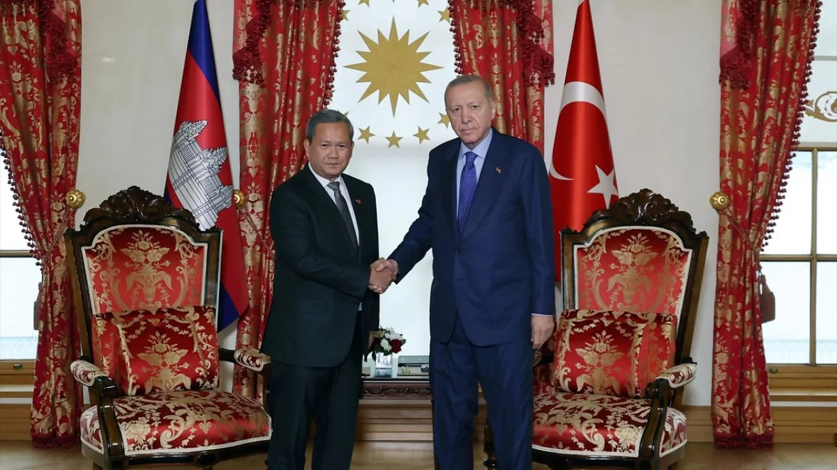 Ərdoğan Kambocanın Baş naziri ilə müzakirə aparıb