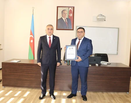 Anar Bağırov yeni hakim təyin olunmuş 8 vəkili təltif edib