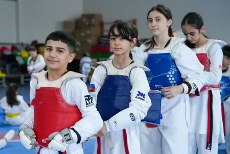 Azərbaycanın yeniyetmə taekvondoçuları təlim-məşq toplanışı keçiriblər
