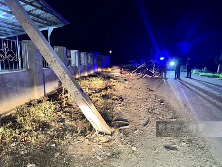 Samuxda yol qəzası zamanı avtomobil iki hissəyə bölünüb, xəsarət alan var