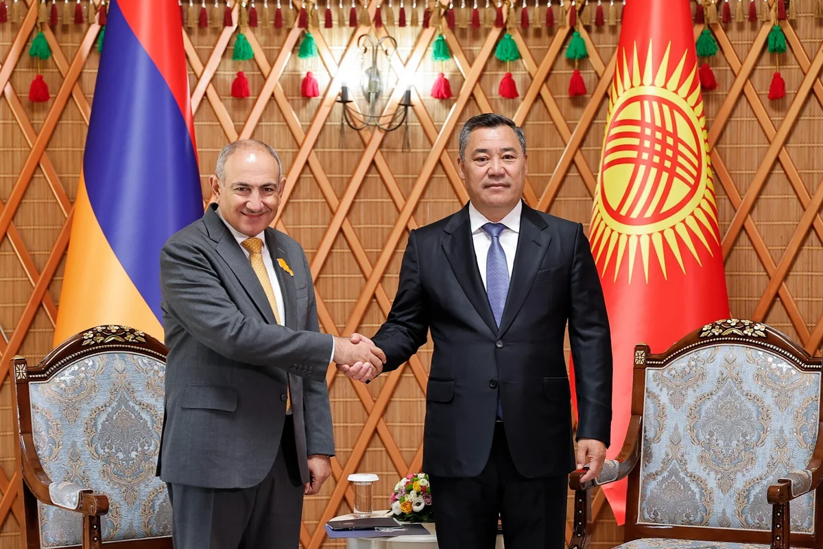 Pashinyan, Japarov mull security issues in South Caucasus, Central Asia