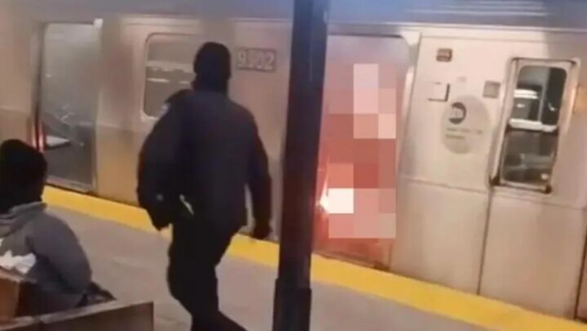Nyu-York metrosunda kişi güllələnərək öldürülüb