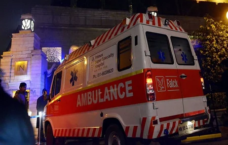 Hindistanda işıqlandırma dirəyinin aşması nəticəsində 1 nəfər ölüb, 25 nəfər yaralanıb