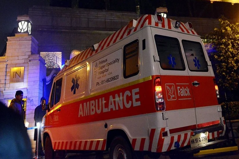 Hindistanda işıqlandırma dirəyinin aşması nəticəsində 1 nəfər ölüb, 25 nəfər yaralanıb