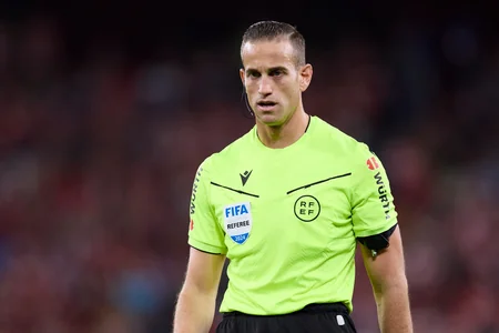 UEFA Çempionlar Liqası: Sabah - Borussiya oyununu ispaniyalı hakimlər idarə edəcək
