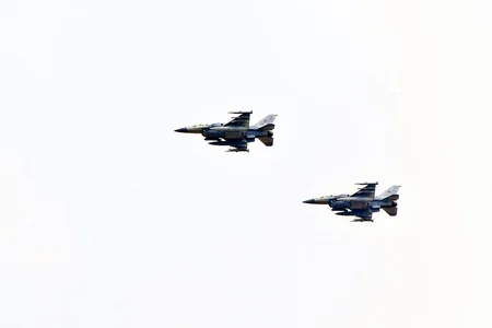 Azərbaycan və BƏƏ hərbi pilotları şərti hədəflərin zərərsizləşdirilməsi üzrə tapşırıqları icra edib