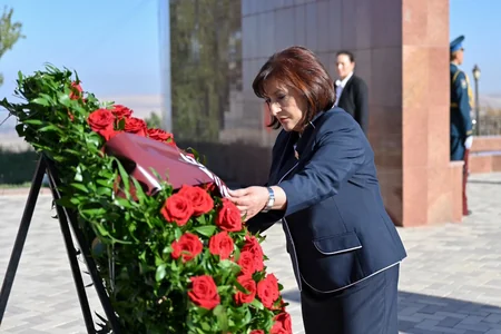 Sahibə Qafarova Bişkekdə Ata-Beyit Memorial Kompleksini və Çingiz Aytmatovun ev-muzeyini ziyarət edib