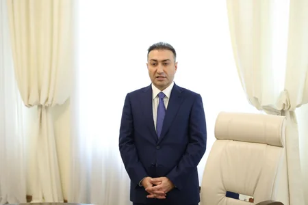 Анар Байрамов представлен сотрудникам Минздрава
