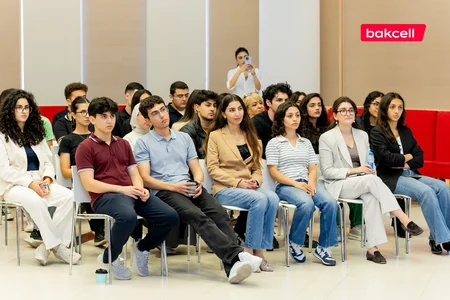 Bakcellin baş icraçı direktoru ADA Universitetinin tələbələri ilə görüşüb
