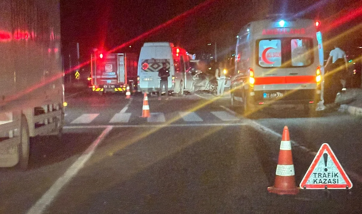 Türkiyədə yol qəzası nəticəsində 15 nəfər xəsarət alıb
