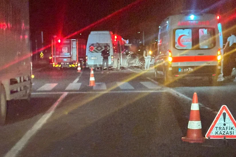Türkiyədə yol qəzası nəticəsində 15 nəfər xəsarət alıb