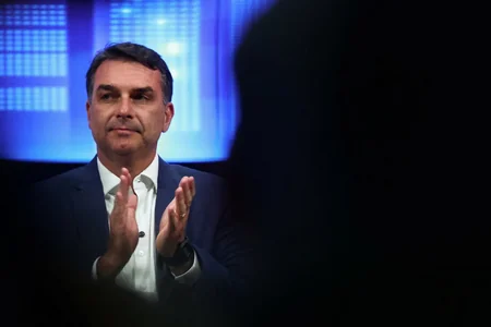 Braziliyada Flavio Bolsonarunun çirkli pulların yuyulmasında iştirakı araşdırılır