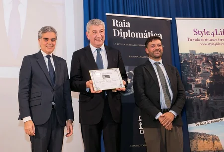 Azərbaycanın İspaniyadakı səfiri Raia Diplomáticanın mükafatına layiq görülüb