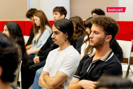 Bakcellin baş icraçı direktoru ADA Universitetinin tələbələri ilə görüşüb