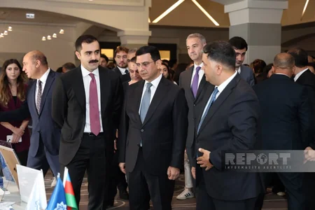 Dövlət Proqramı məzunları üçün karyera sərgisi keçirilib