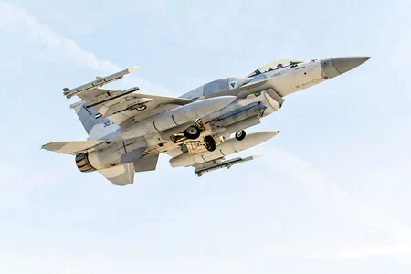 Azərbaycan və BƏƏ hərbi pilotları şərti hədəflərin zərərsizləşdirilməsi üzrə tapşırıqları icra edib