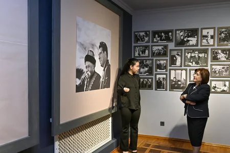 Sahibə Qafarova Bişkekdə Ata-Beyit Memorial Kompleksini və Çingiz Aytmatovun ev-muzeyini ziyarət edib