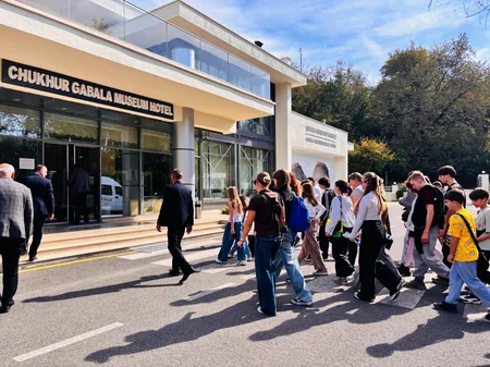Azərbaycana gətirilmiş ukraynalı uşaqlar müxtəlif ekskursiyalara cəlb edilib