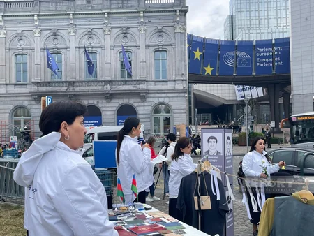 Семьи пропавших без вести в I Карабахской войне провели акцию перед Европарламентом