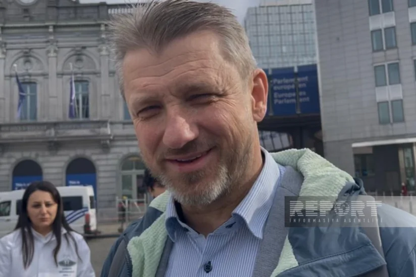 Немецкий турист: В Баку я видел монумент в память о погибших в Карабахе и многочисленные могилы