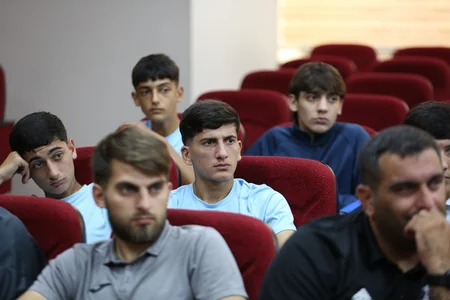 Araz-Naxçıvan və Qarabağın aşağı yaş qrupları üçün danışılmış oyunlarla bağlı sessiya keçirilib