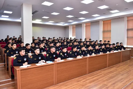 Polis Akademiyasında ixtisaslaşmış mütəxəssislərin iştirakı ilə dərslər keçirilir
