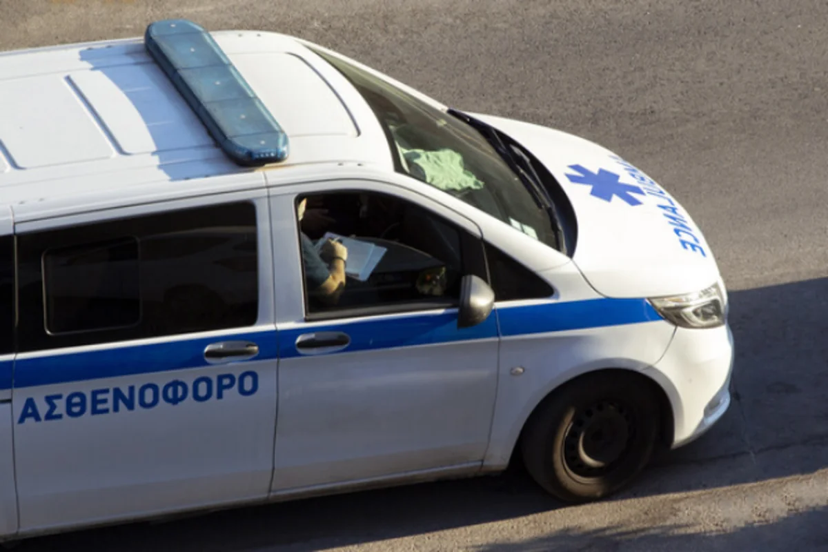 В Афинах при взрыве у жилого дома пострадали четыре человека