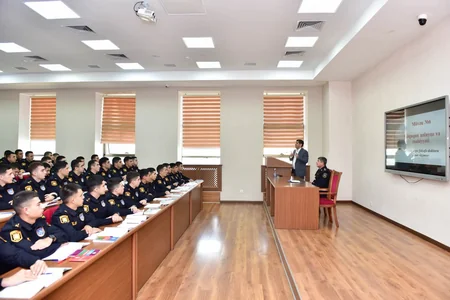 Polis Akademiyasında ixtisaslaşmış mütəxəssislərin iştirakı ilə dərslər keçirilir