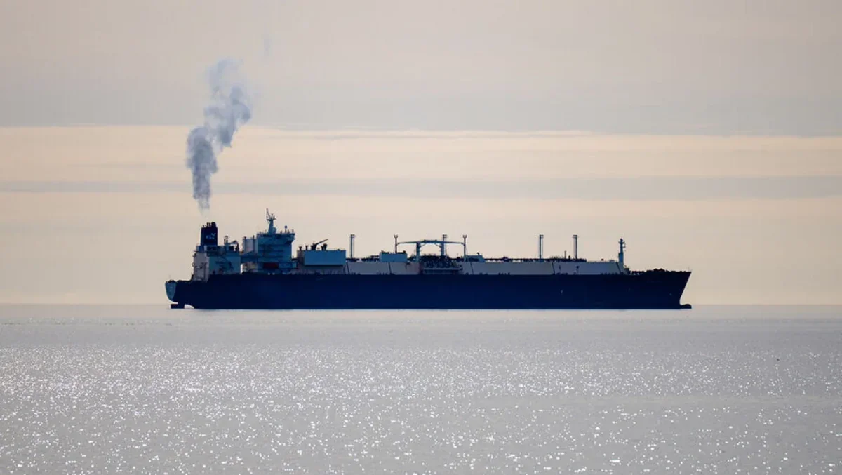 Oman sahillərində tanker mərmi ilə vurulub