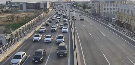 Bakının bəzi yollarında nəqliyyatın sıxlığı yaranıb