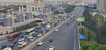 Bakının bəzi yollarında nəqliyyatın sıxlığı yaranıb