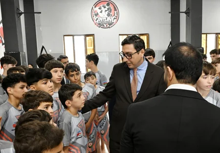 Fərid Qayıbov yeni idman zalının açılışında iştirak edib
