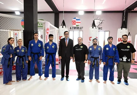 Fərid Qayıbov yeni idman zalının açılışında iştirak edib