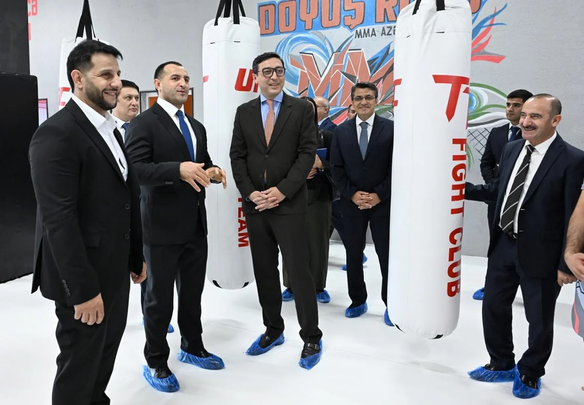 Fərid Qayıbov yeni idman zalının açılışında iştirak edib