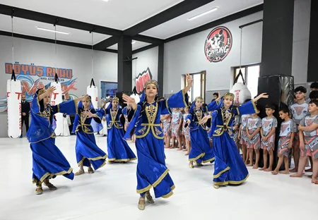 Fərid Qayıbov yeni idman zalının açılışında iştirak edib