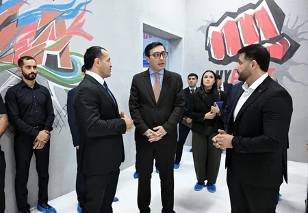 Fərid Qayıbov yeni idman zalının açılışında iştirak edib