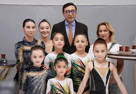 Fərid Qayıbov yeni idman zalının açılışında iştirak edib