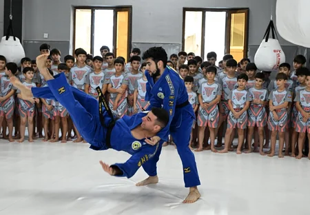 Fərid Qayıbov yeni idman zalının açılışında iştirak edib