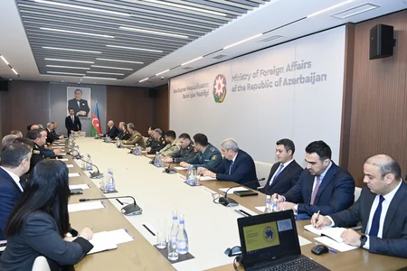Strateji araşdırmalar və dövlət müdafiəsini idarəetmə akademik kursunun iştirakçıları ilə görüş olub