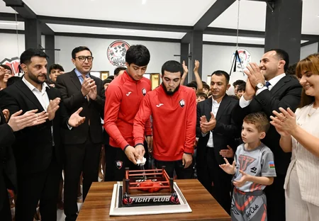 Fərid Qayıbov yeni idman zalının açılışında iştirak edib